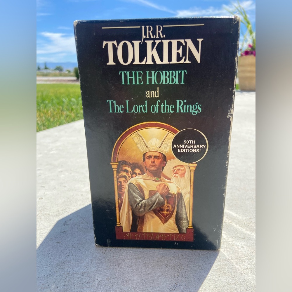Vintage J.R.R. Tolkien Book Set - The Hobbit & The Lord of the Rings - Picture 2 of 13